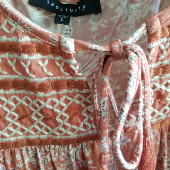 Boho embroidered tassle tie ruffle sleeve top - Picture 2 of 8